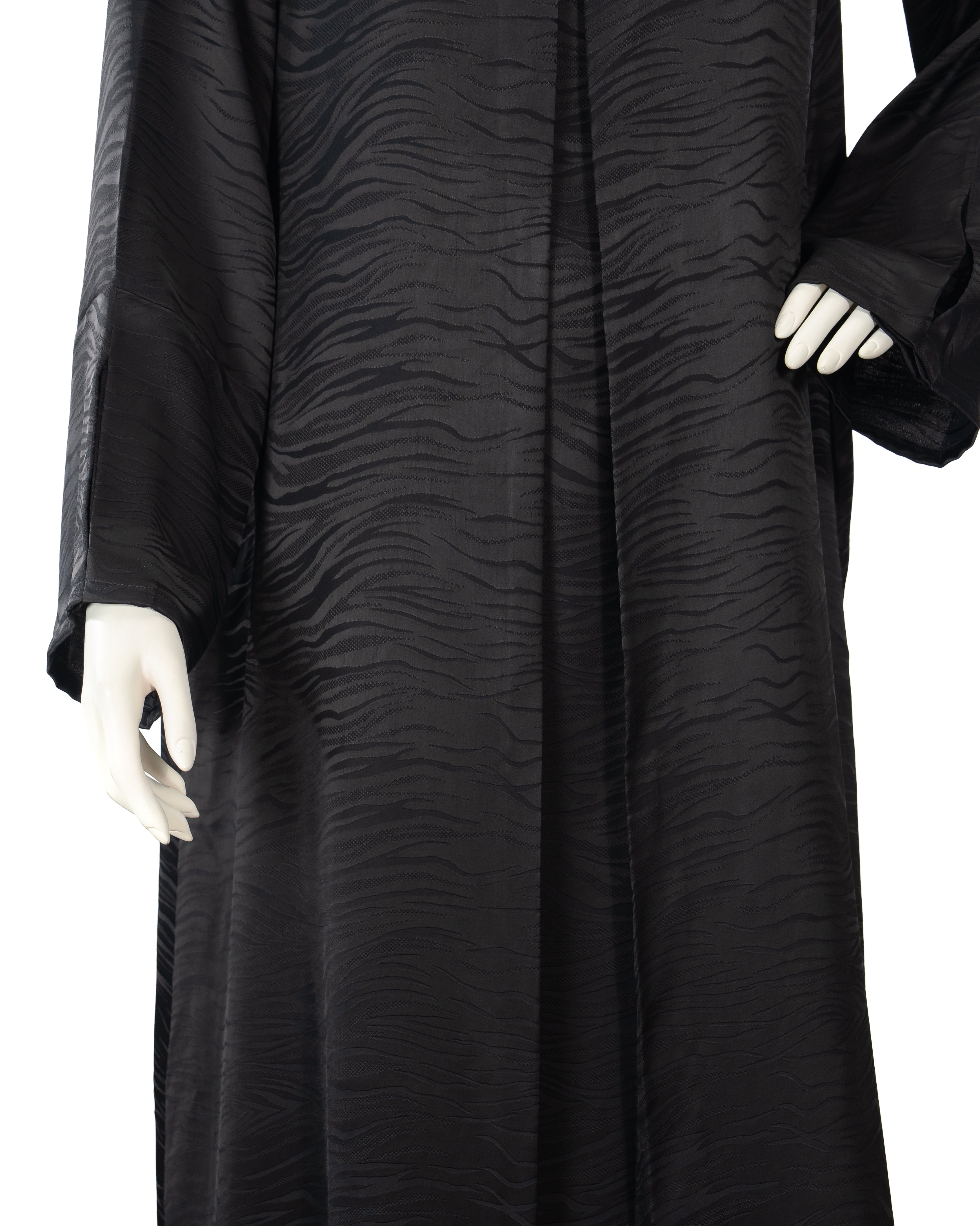 Leyana Black Color Round Neck Abaya For Female