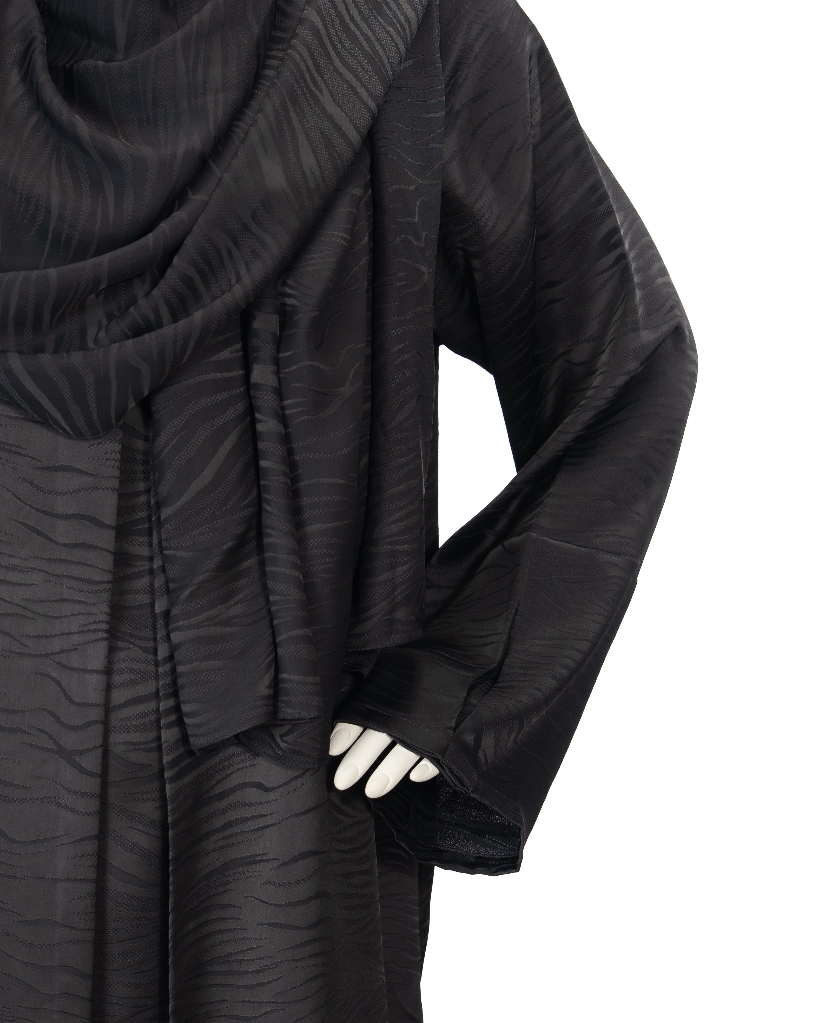 Leyana Black Color Round Neck Abaya For Female