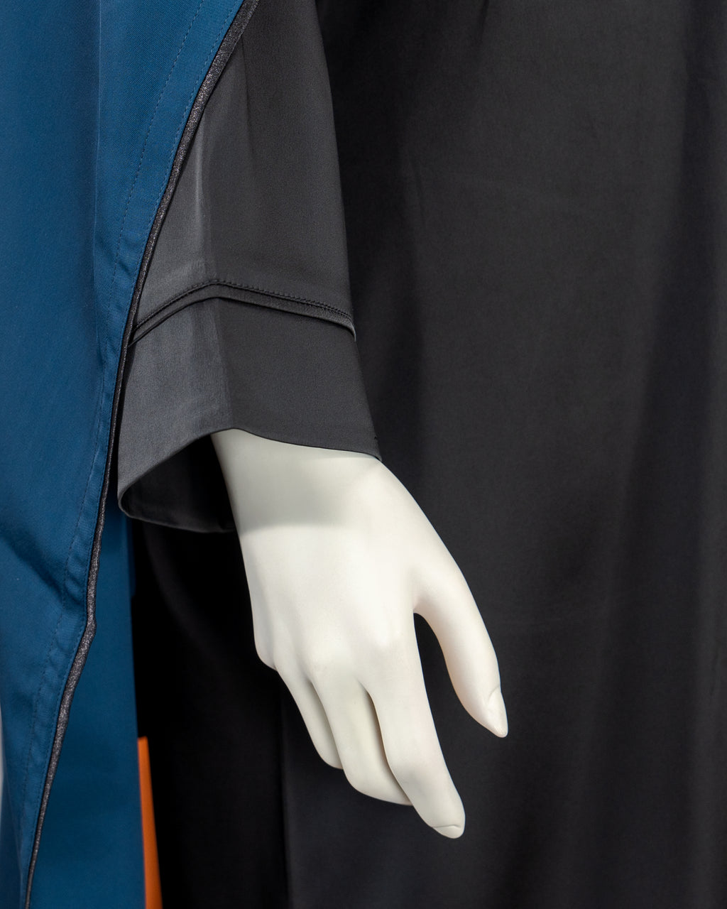 Eyana Black Color V-Neck Abaya For Female